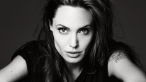 Angelina Jolie Elle Dergisi Amerika Haziran Edisyonunda Yer Aldı