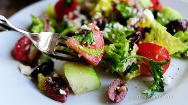 Yunan Salatası Tarifi – Videolu