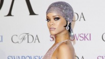 Rihanna: Yükselen Sanatçılıktan Korkusuz Moda Tutkununa